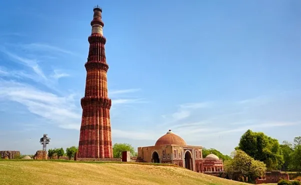 Tháp Qutub Minar ở Delhi