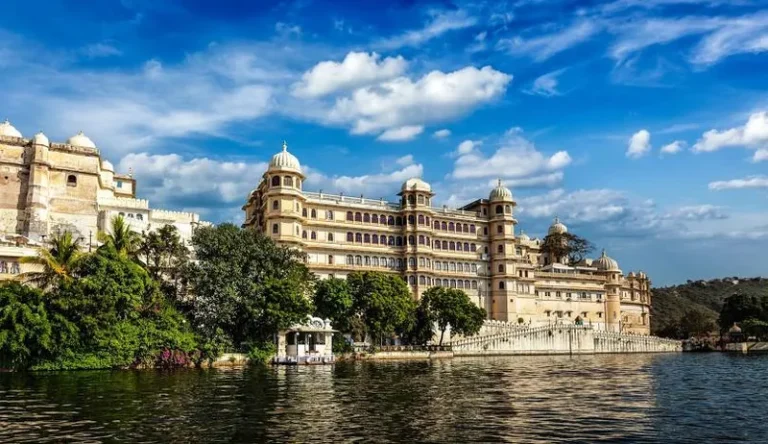 Thị trấn Udaipur đẹp nhất Ấn Độ