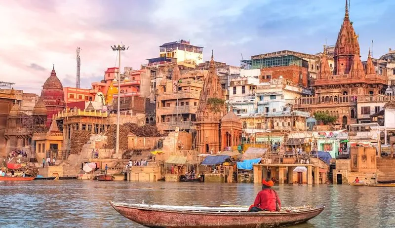 Thành phố Varanasi bên bờ sông Hằng